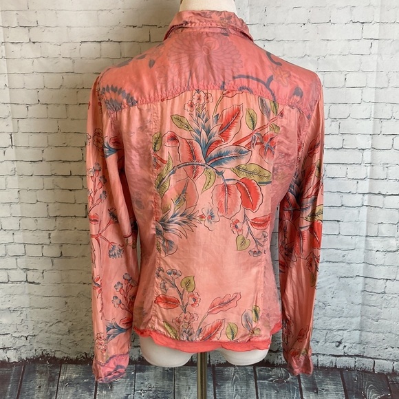 JOHNNY WAS Silk Blouse Snap Closure Ruffle Detail Sz M Bohemian Luxury Floral - Picture 4 of 16